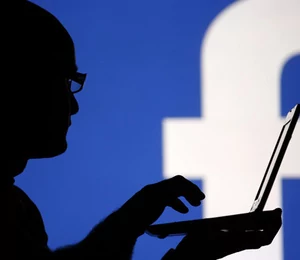 Un Facebook payant pour les professionnels lancé le mois prochain